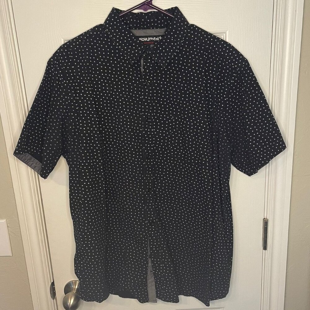 Monument Clothing Co. Men's XL Black Patterned Button Up Short Sleeve Shirt